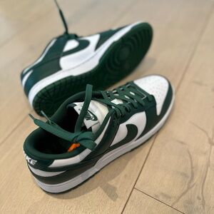 BRAND NEW | Nike dukes low “varsity green”